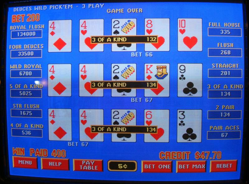 DEUCES WILD PICKEM POKER